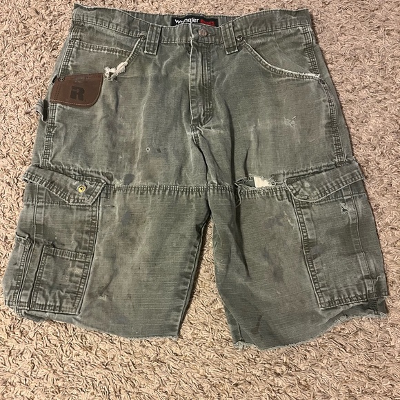 Wrangler Gray Cargo Shorts for Men - Picture 1 of 7